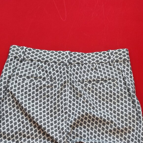 GAP casual pant white with black rhombus design women's size 2 R - Picture 4 of 6